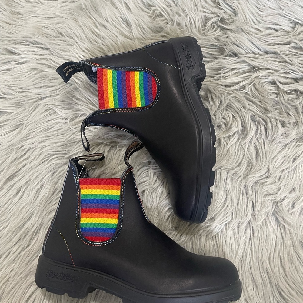 Blundstone Black Boots with Multicolor Elastic - Picture 2 of 5
